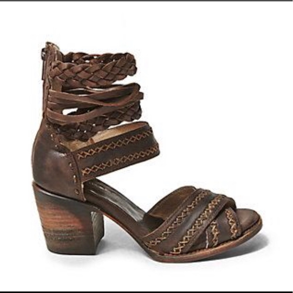 FREEBIRD by Steve Madden